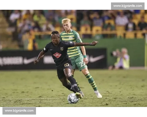 高清足球赛事直播APP下载指南畅享全球赛场精彩即时比分数据分析权威解说 - 副本 (132) - 副本 - 副本 - 副本 - 副本